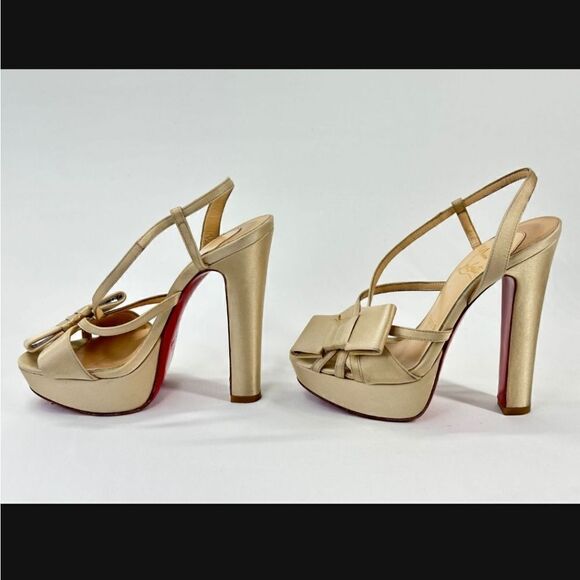 Christain Louboutin - Picture 6 of 17